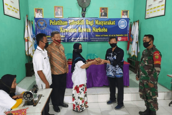 BNN Kabupaten Lampung Selatan, Beri Pelatihan Lifeskill Bagi Masyarakat Daerah Rawan Narkoba