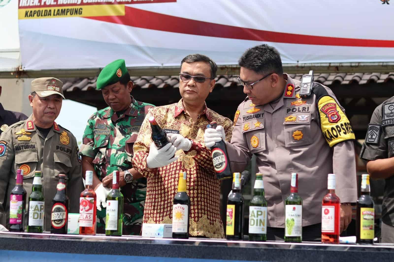 Hadiri Pemusnahan Barang Bukti dan Press Release Polres Lampung Selatan Hadiri Pemusnahan Barang Bukti dan Press Release Polres Lampung Selatan